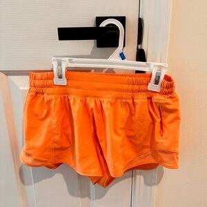 Lululemon Hottie Hot 2.5 inch shorts